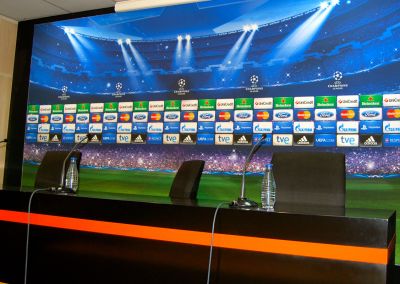 Cadre toile tendue, décoration dans une salle de presse